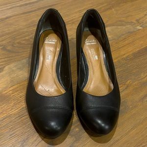 Clarks Cusion wedge pumps. Black.